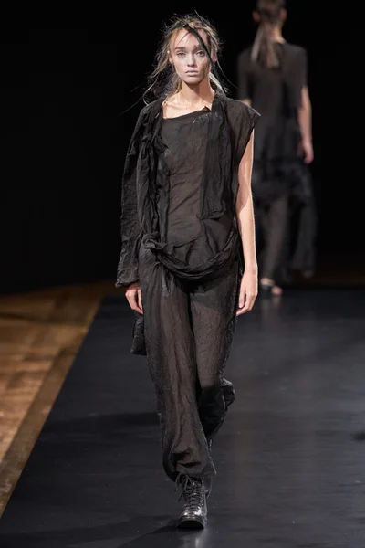 Look 8